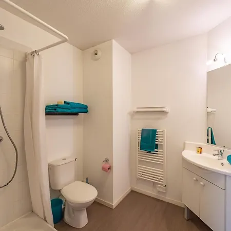 Auriol Apartment *