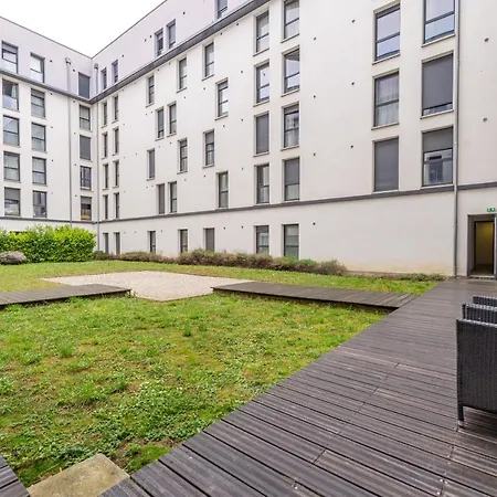 Auriol アパート *